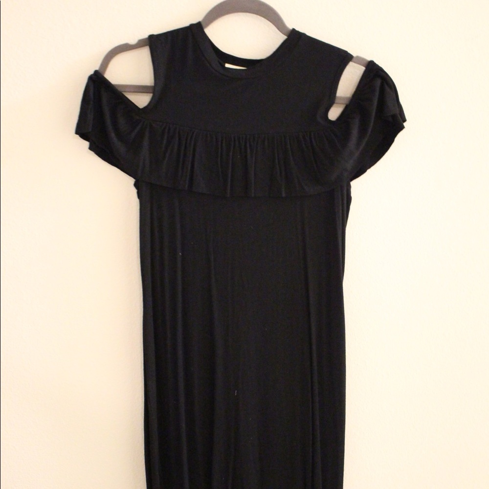 BLACK OFF THE SHOULDER DRESS